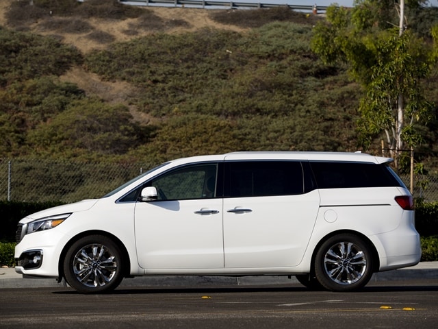 03 2016 Kia Sedona FC 640
