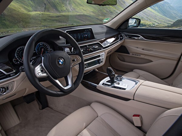 03 2017 Bmw 740e