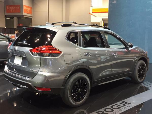 03 2017 Nissan Rogue Night Edition