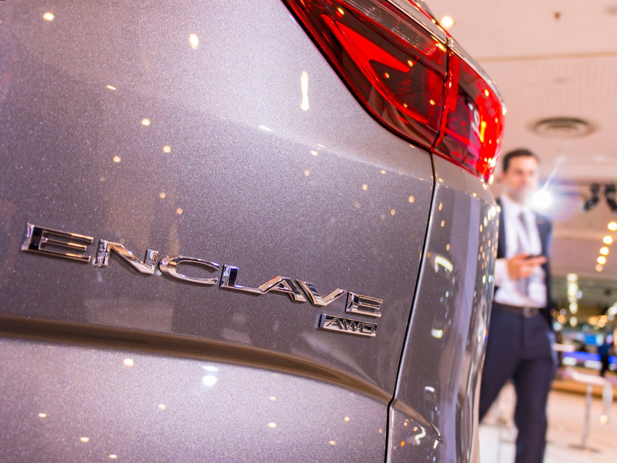 03 2018 Buick Enclave NYIAS KBB