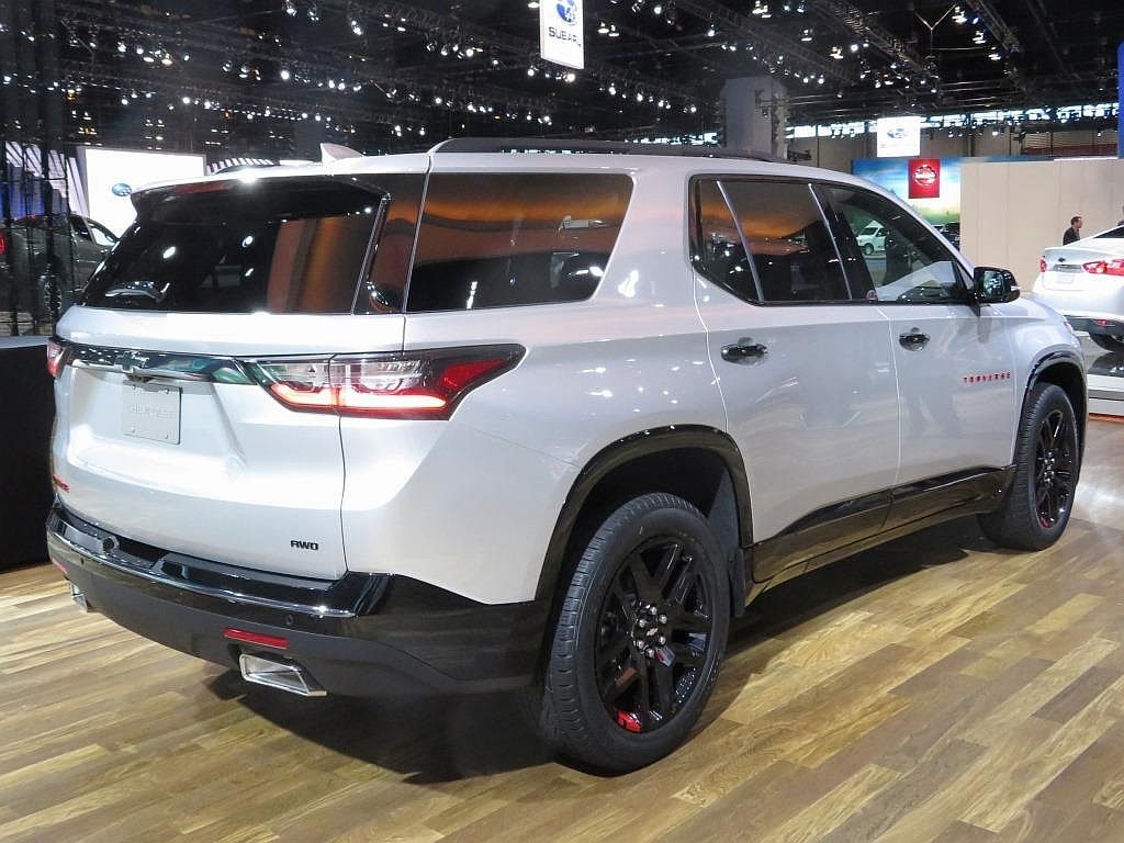 03 2018 Chevrolet Traverse Redline Edition