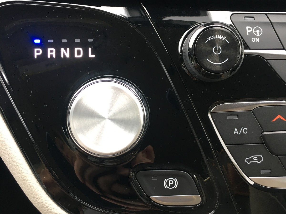 03 2018 Chrysler Pacifica Hybrid Update 3