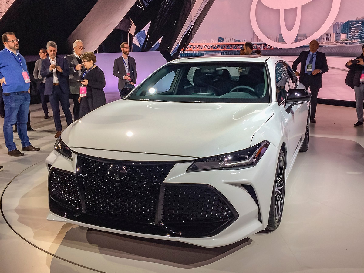 03 2019 Toyota Avalon NAIAS KBB