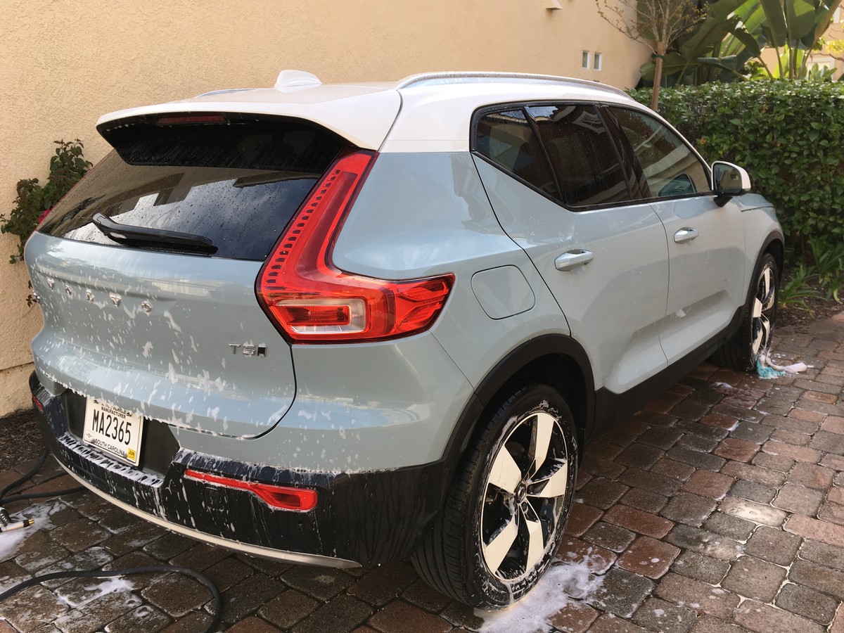 03 2019 Volvo XC Carwash