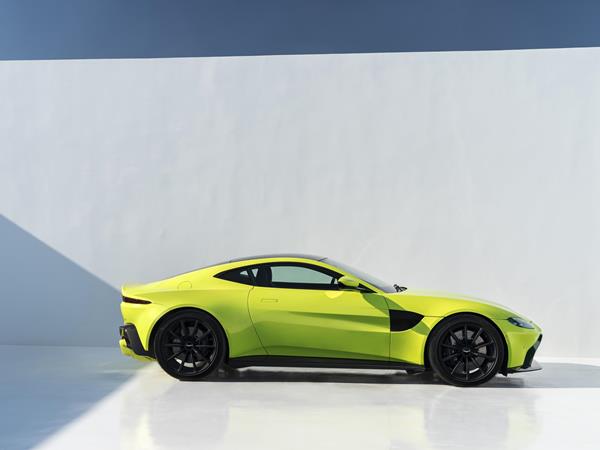 03 2019 Aston Martin Vantage Lime Essence