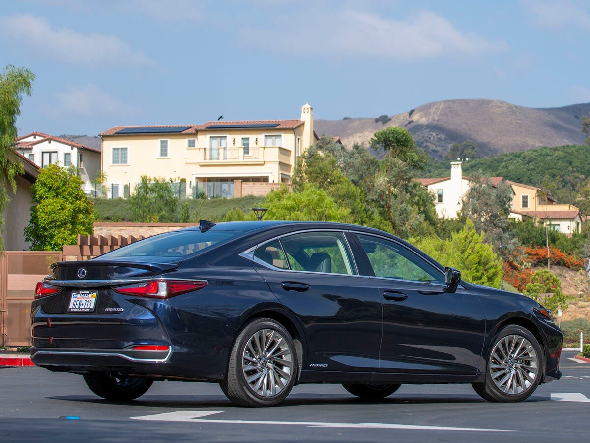 03 2019 Lexus Es 300h Bb