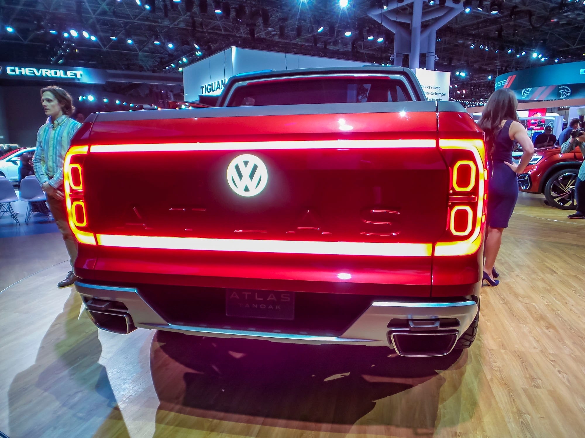 03 Volkswagen Atlas Tanoak Concept NYIAS KBB