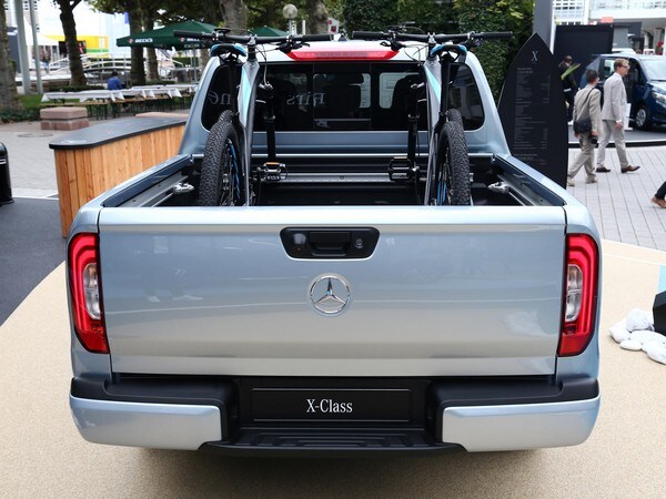 03 Mercedes Benz X Class NP