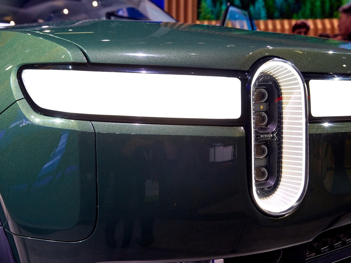 03 Rivian R1s Suv LA