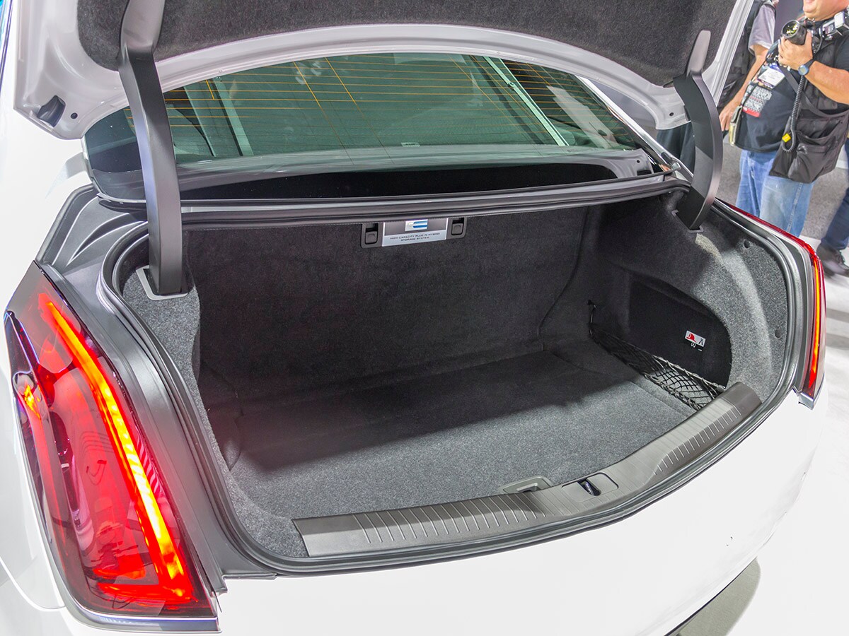 04 2017 Cadillac CT6 PHEV LA