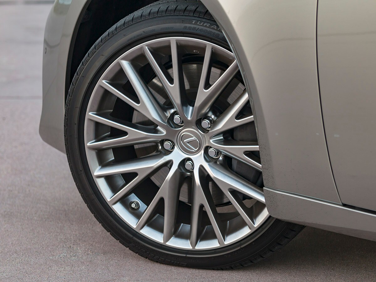 04 2017 Lexus IS 200t Exterior
