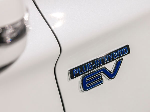 04 2017 Mitsubishi Outlander PHEV