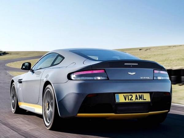 04 2017 Aston Martin V12 Vantage S