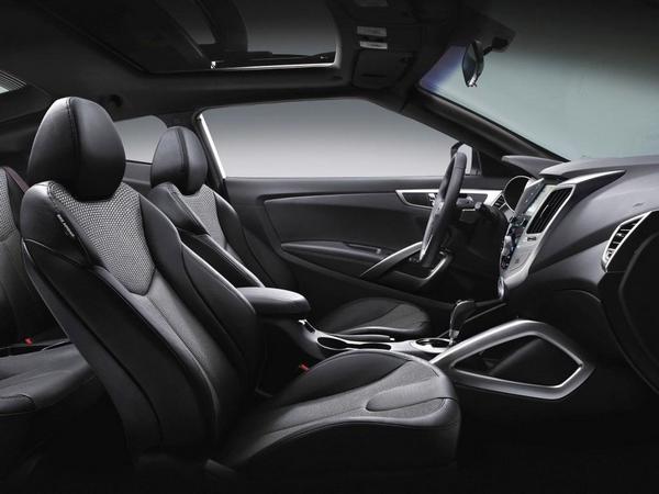 04 2017 Hyundai Veloster Value Edition