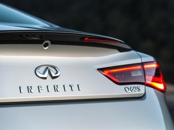 04 2017 Infiniti Q60 30t Sport