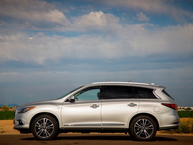04 2017 Infiniti Qx60 Comparo