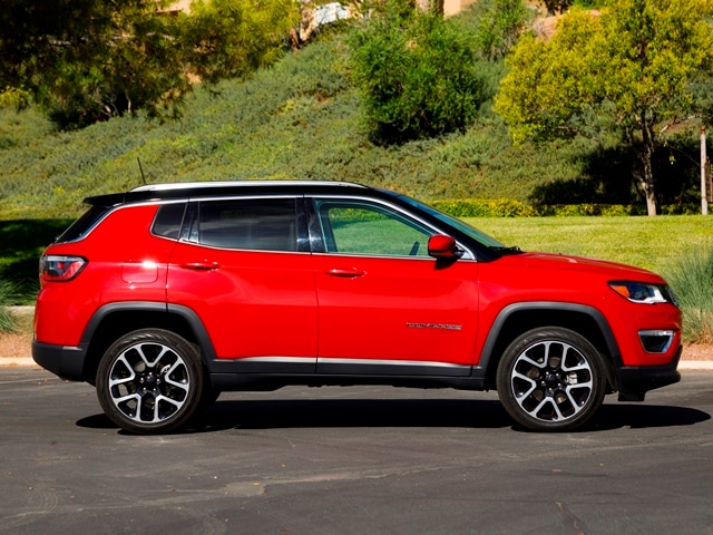 04 2017 Jeep Compass Comparo