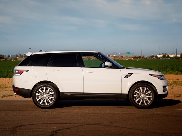 04 2017 Range Rover Sport Comparo
