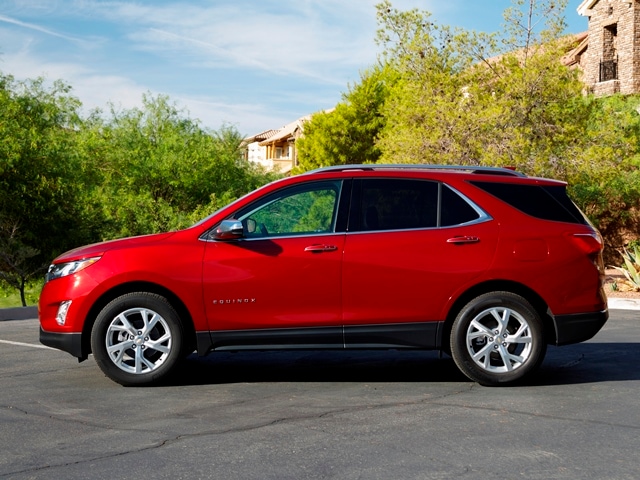 04 2018 Chevrolet Equinox Comparo