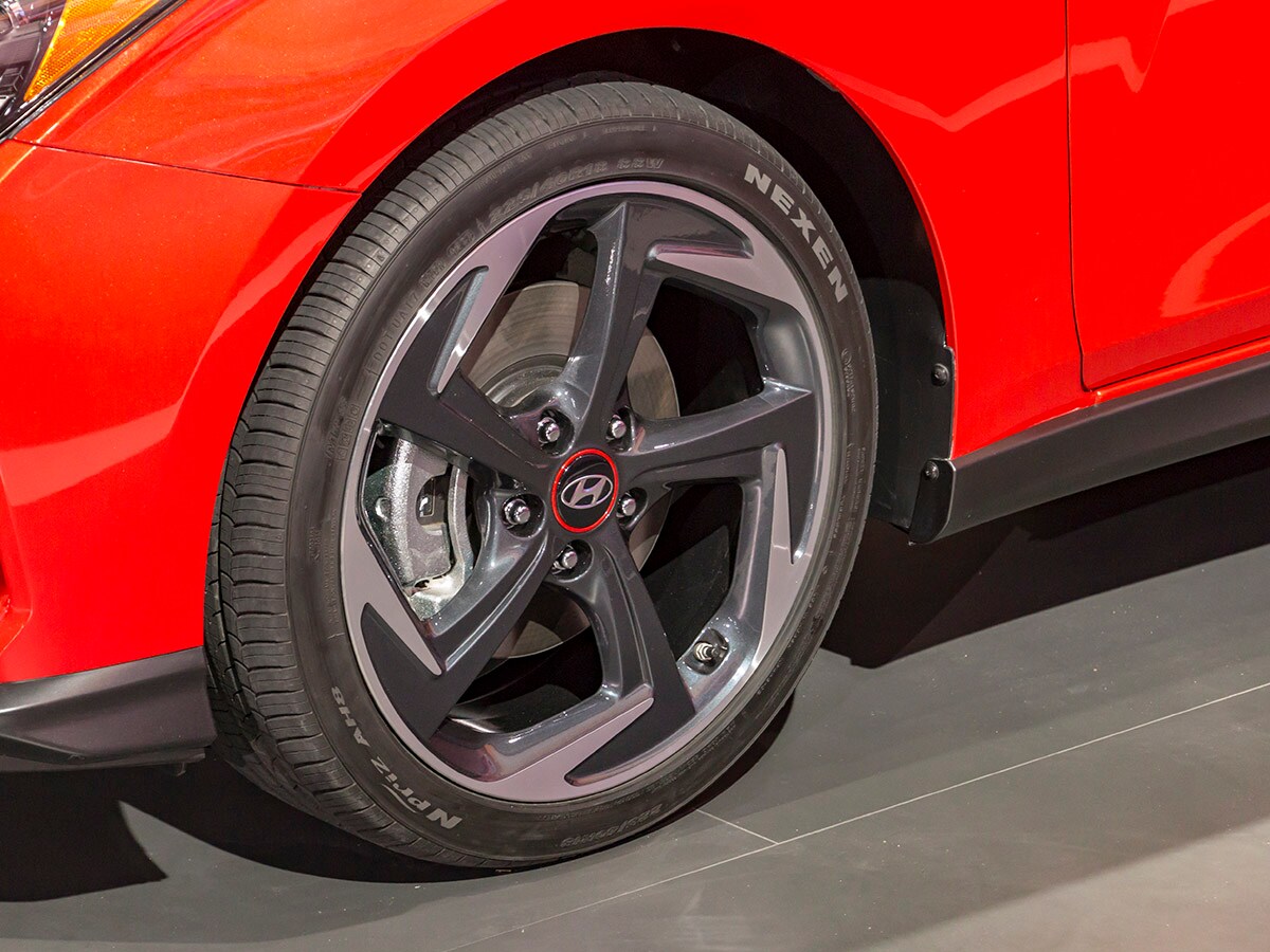 04 2019 Hyundai Veloster NAIAS KBB