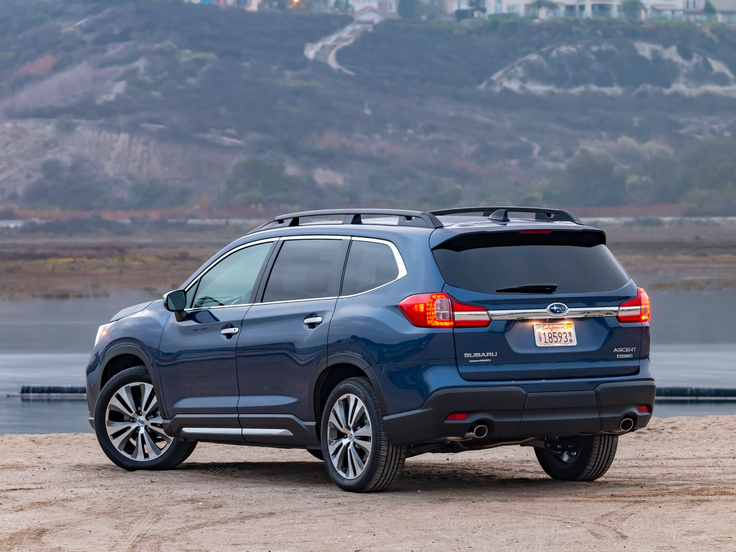04 2019 Subaru Ascent LT Exterior KBB