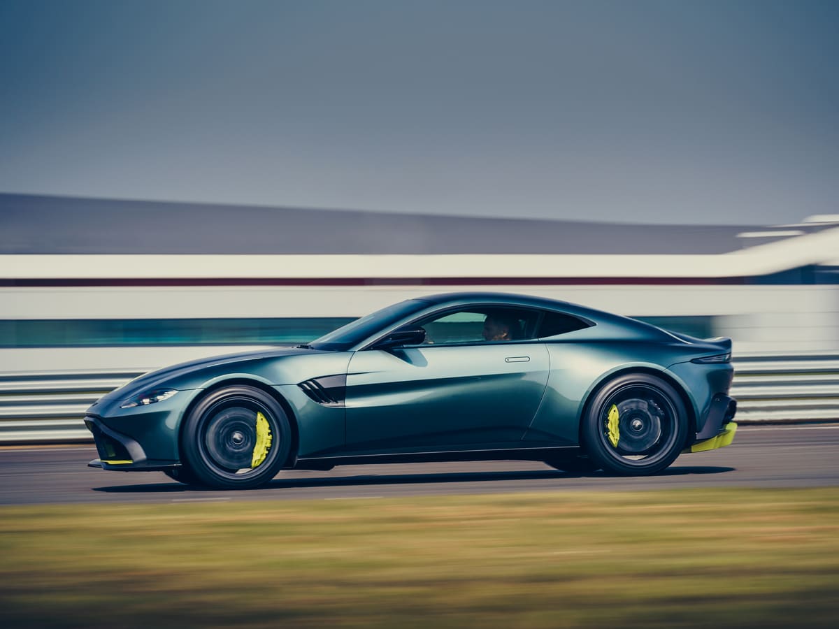 04 2019 Aston Martin Vantage Amr