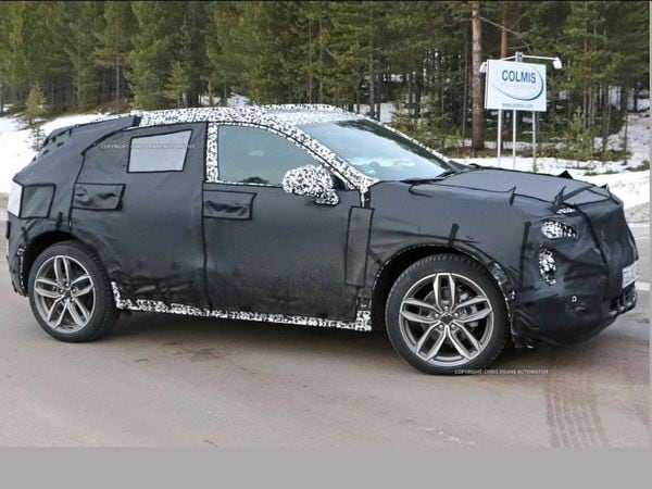 04 2019 Cadillac Xt3 Spy Shot