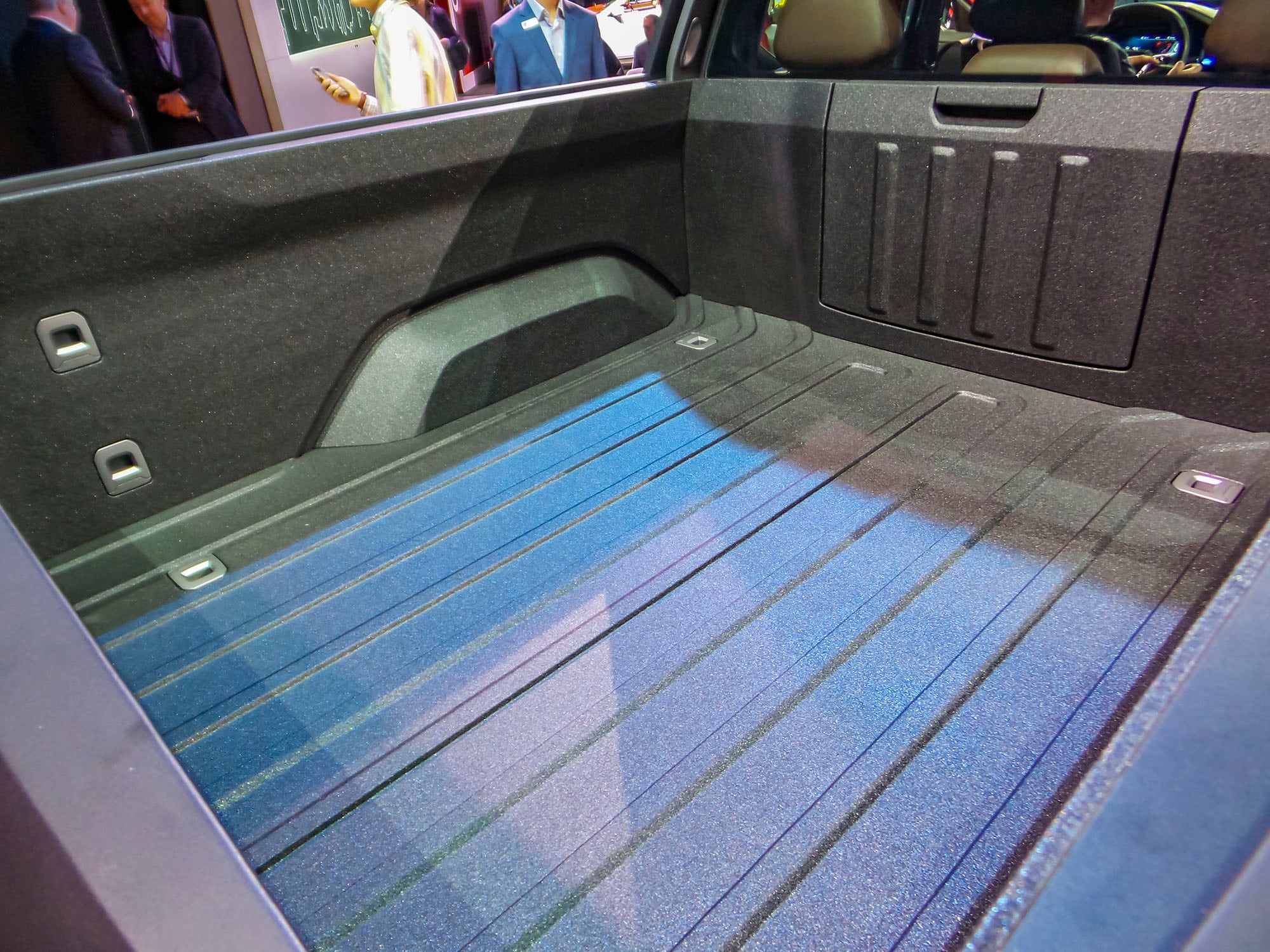 04 Volkswagen Atlas Tanoak Concept NYIAS KBB