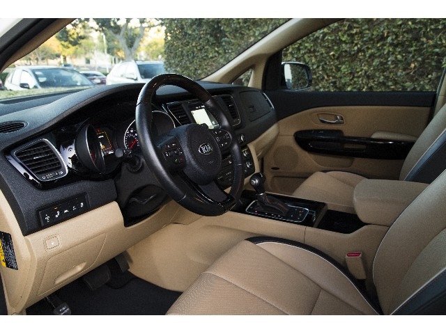 05 2016 Kia Sedona FC 640