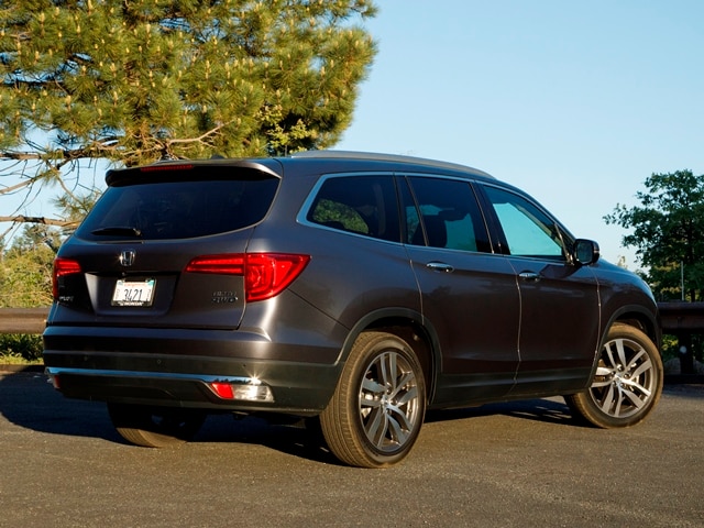 05 2017 Honda Pilot Comparo