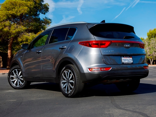 05 2017 Kia Sportage Comparo