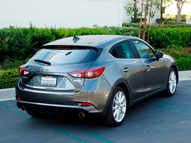 05 2017 Mazda Mazda3 Hatch Comparo