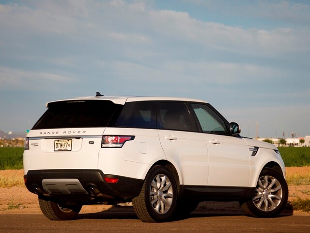 05 2017 Range Rover Sport Comparo