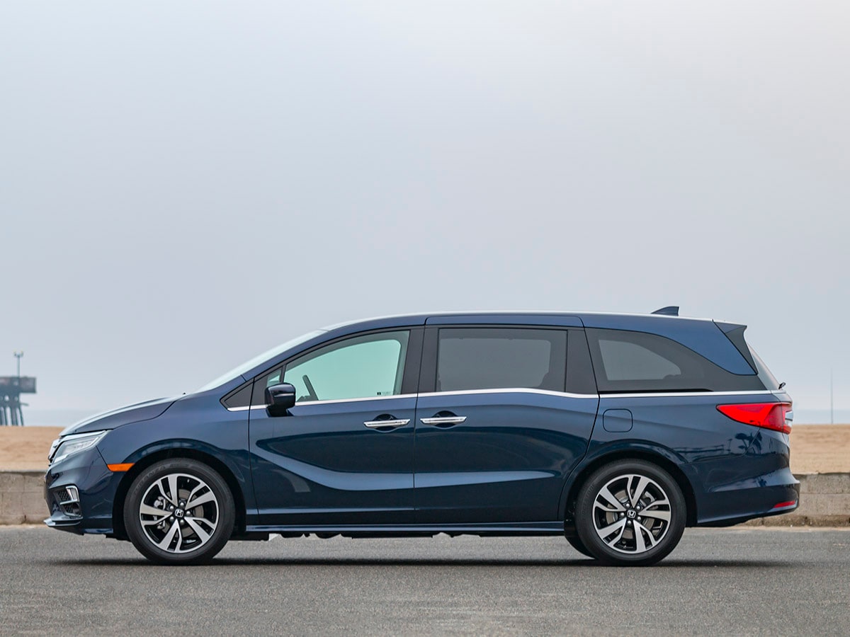 05 2018 Honda Odyssey Elite Exterior BB KBB