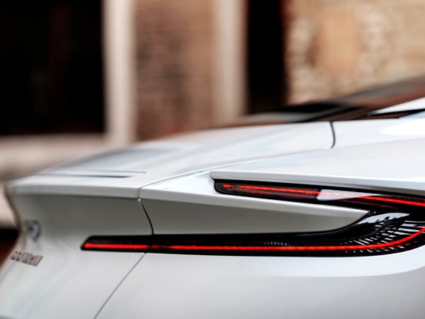 05 2018 Aston Martin Db11 V8