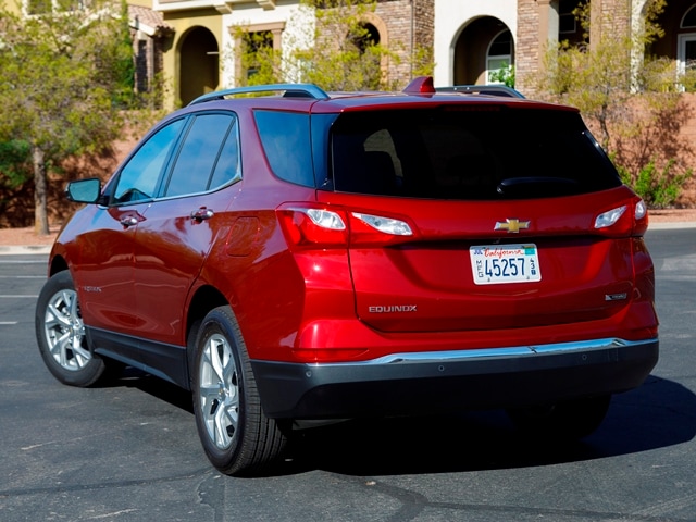 05 2018 Chevrolet Equinox Comparo