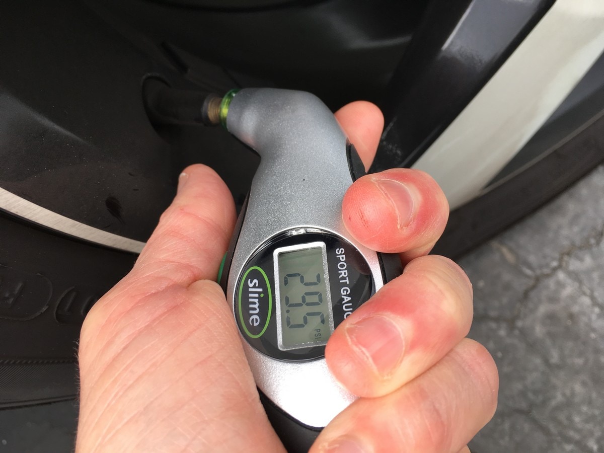 05 2019 Volvo XC40 Tire Warning