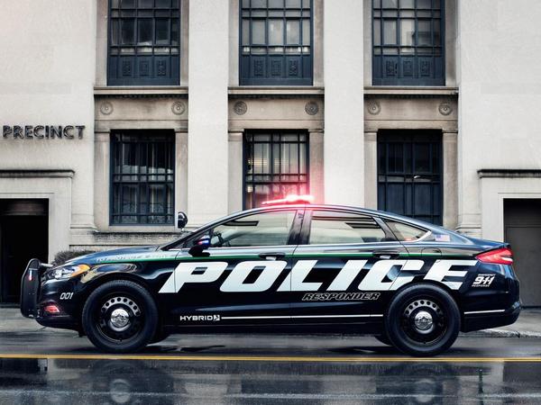 05 Ford Police Responder Hybrid Sedan
