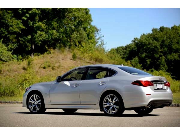 06 2015 Infiniti Q70