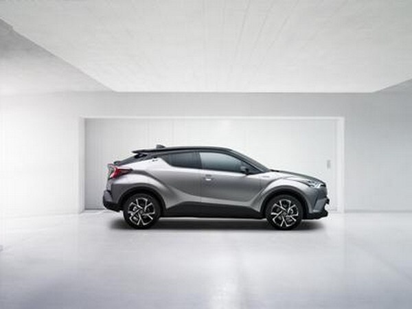 06 2016 Toyota C HR