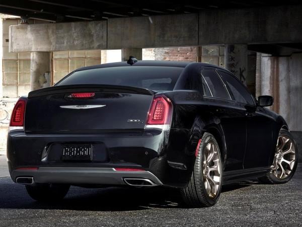 06 2016 Chrysler 300s Alloy Edition