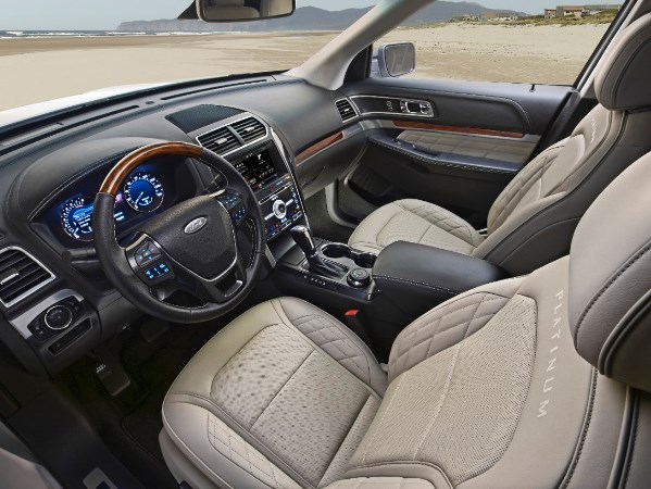 06 2016 Ford Explorer