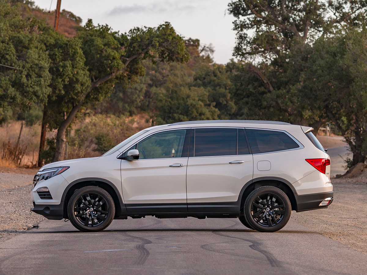 06 2017 Honda Pilot Exterior KBB