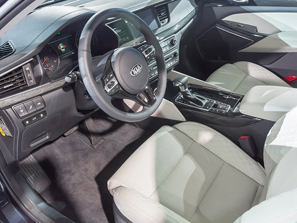 06 2017 Kia Cadenza