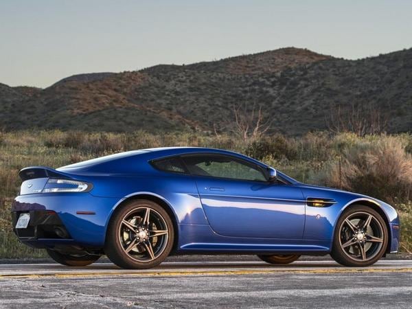 06 2017 Aston Martin V8 Vantage Gts