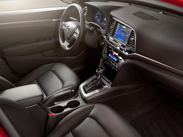 06 2017 Hyundai Elantra