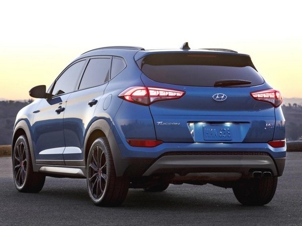 06 2017 Hyundai Tucson Night