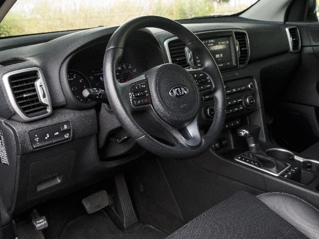 06 2017 Kia Sportage Comparo
