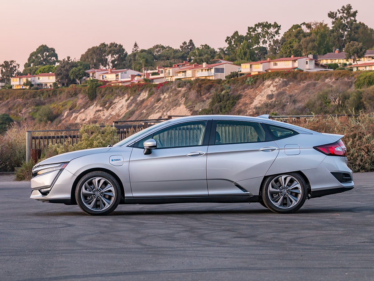 06 2018 Honda Clarity PHEV Exterior KBB