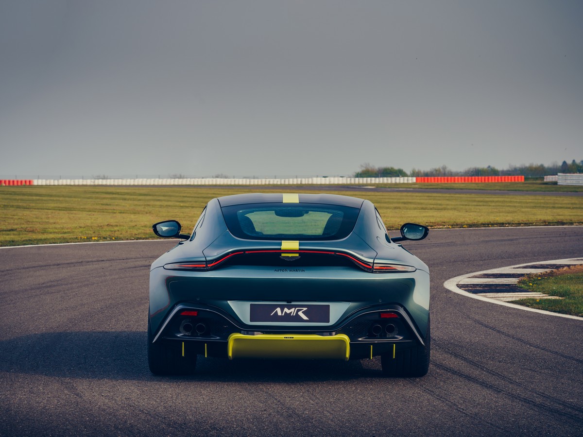 06 2019 Aston Martin Vantage Amr